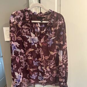 UT EWHITE HOUSE BLACK MARKET TOP